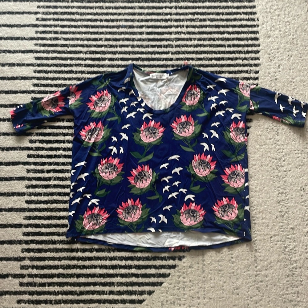 Beautiful, XS Fighting Eel Protea 3/4 sleeve shirt